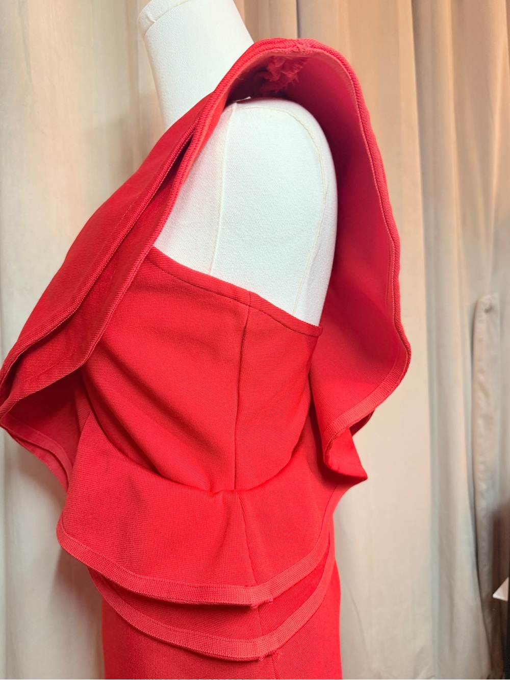 One-Shoulder Red Ruffle Midi Dress - Picture 4 of 7